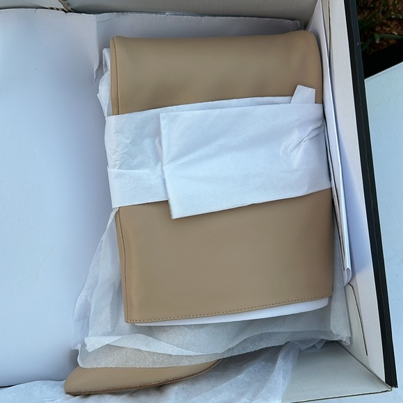 New high heel Boots - Picture 2 of 2